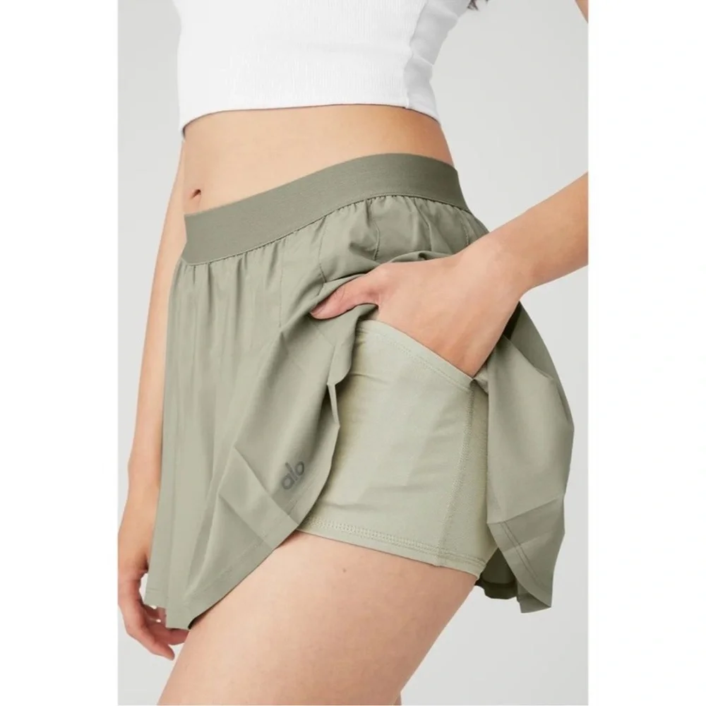 ⭐️ALO Yoga Women Varsity Tennis Skirt Limestone Pleated Elastic Waistband⭐️